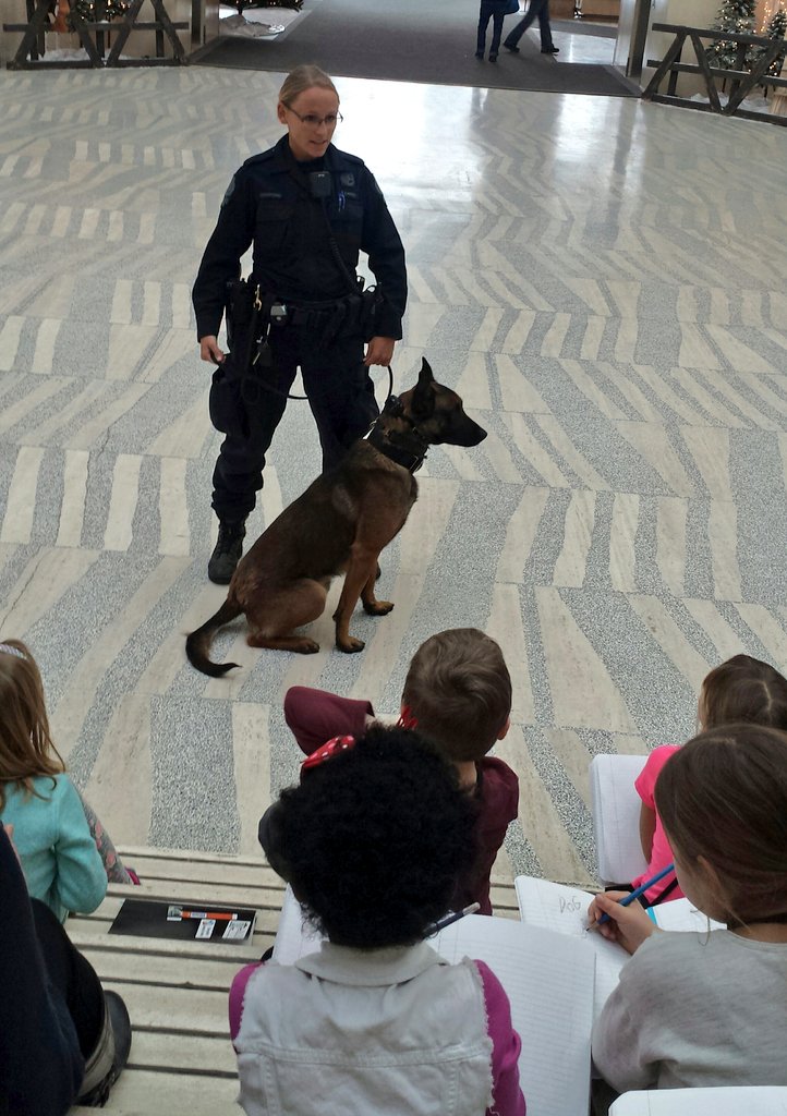 EPSBNews's tweet photo. RT @CityHallSchool: Lauderdale Gr1s loved meeting @EPSCanine's Cst Croxford & #PSDBender. #EPSB #yeg https://t.co/YtVE2VlpD3