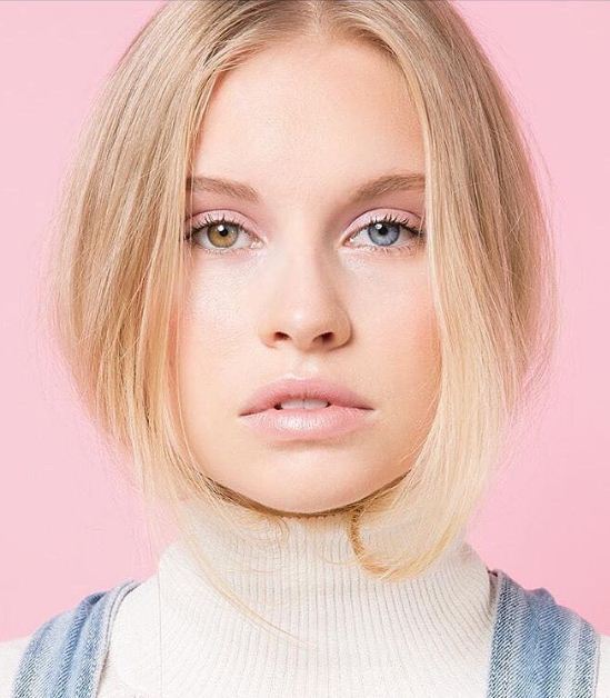 Мария гуськова гетерохромия. Глаза разного цвета у людей как называется. Гетерохромия зеленый и голубой глаза. Метвллознач гетерозромия. Кейт босуорт гетерохромия.