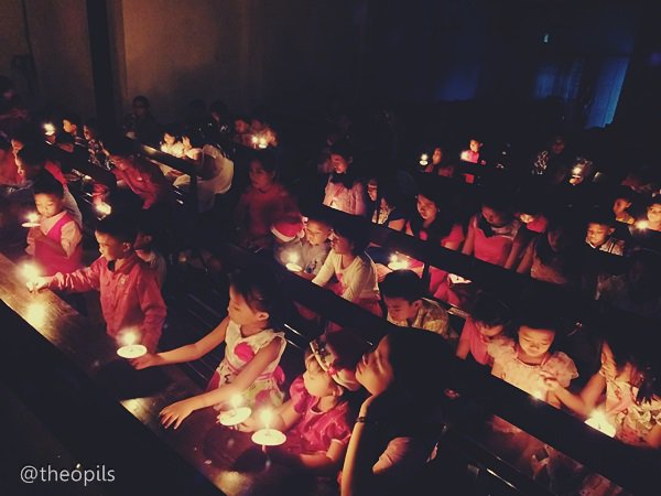 theopils's tweet photo. Sunday school children Christmas celebration #children #christmas #celebration #theopils_docs #photography #nightshot #lowlight #slowshutter https://t.co/ssiDRJur7c