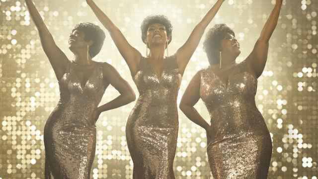 dperks13's tweet photo. Tonight's 'Break A Leg' best wishes goes to the @DreamgirlsLDN cast for their opening night! #stepintothebadside #StageFaves #Mates https://t.co/ATUjmC71Kq