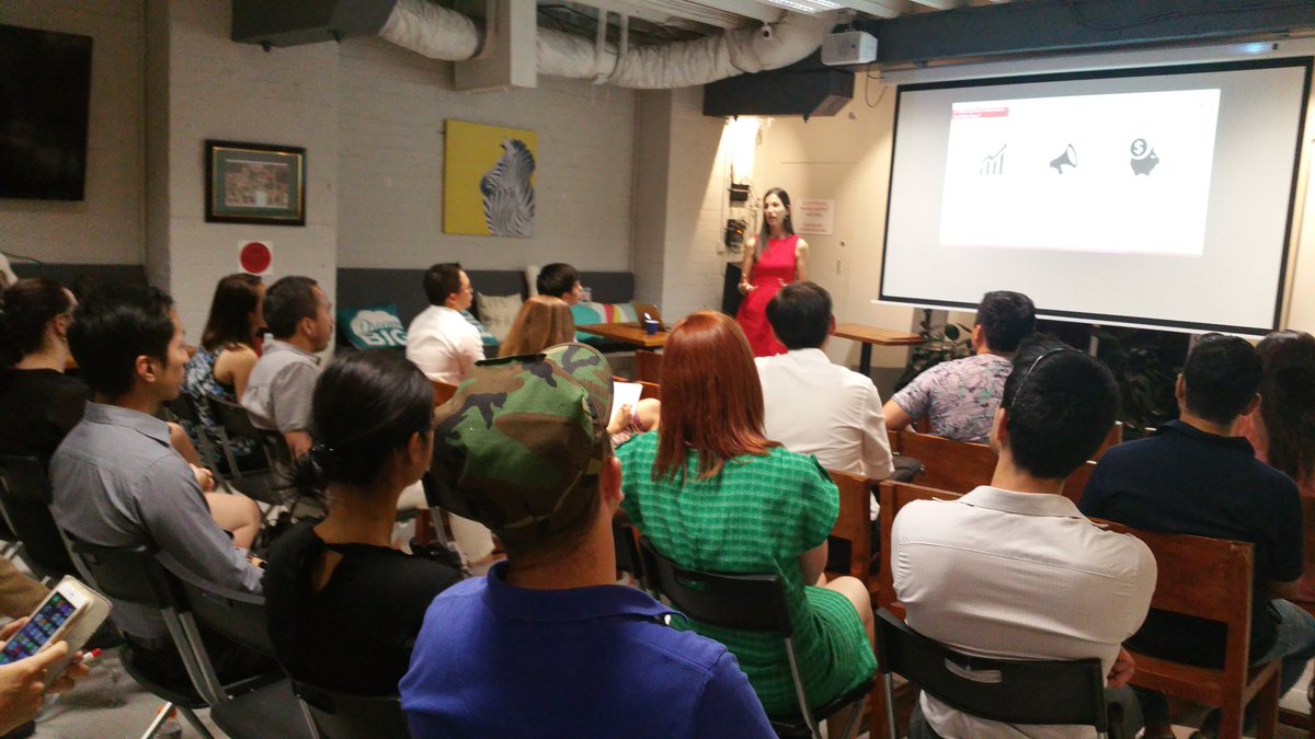 hellotimtom's tweet image. Silvia from @brightcherrycx talking about #CustomerExperience and online reputation at @Fishburners