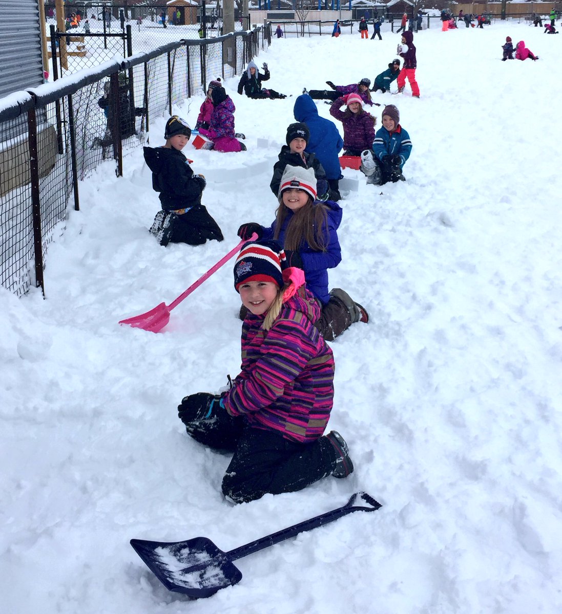 LittleFallsPS's tweet photo. A huge thanks to our amazing PIA School Council for our #winter outdoor snow activity toys! @KLCarlyle #keepingthemwarm #active365 #HSCertES https://t.co/x8Kp20DaAX