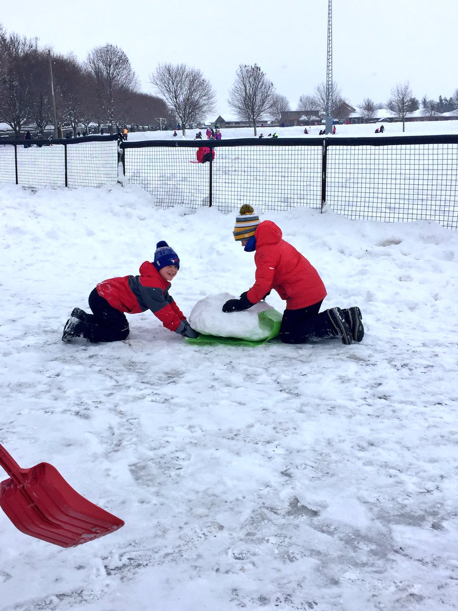 LittleFallsPS's tweet photo. A huge thanks to our amazing PIA School Council for our #winter outdoor snow activity toys! @KLCarlyle #keepingthemwarm #active365 #HSCertES https://t.co/x8Kp20DaAX
