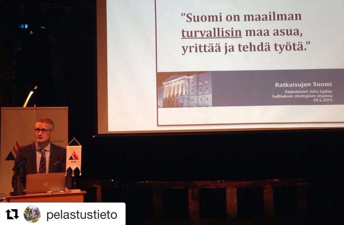 teemukajava's tweet photo. Aktiivisen yhteistyön avulla onnistumme:"Suomi on maailman turvallisin maa asua, yrittää ja tehdä työtä".@Pelastustieto1 @SPEK_ry #kipa2016 https://t.co/uXdxRmrnU7
