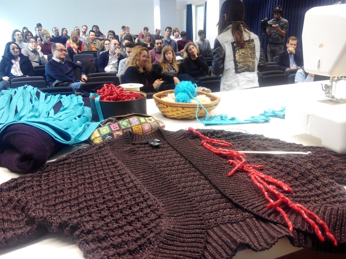 espaiDISAT's tweet photo. Hoy customizando en #eoimurcia con @Upcyclicknet @adadiez @andracora @lamardeana @OuiShare_es @AXASegurosEs https://t.co/OcPKdRCQxh