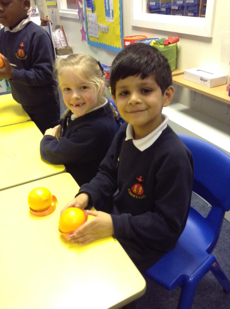 St_MariesY1LO's tweet photo. Christingle making! https://t.co/3bEJfjAU4P