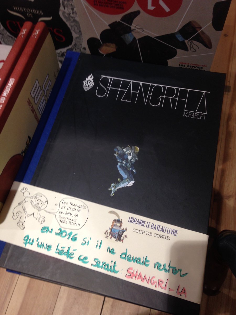 AnkamaEditions's tweet photo. 😍 Quand nous faisons notre petite balade du week-end et qu'on tombe sur ça dans la librairie Bateau Livre à Lille. https://t.co/303sg404AY