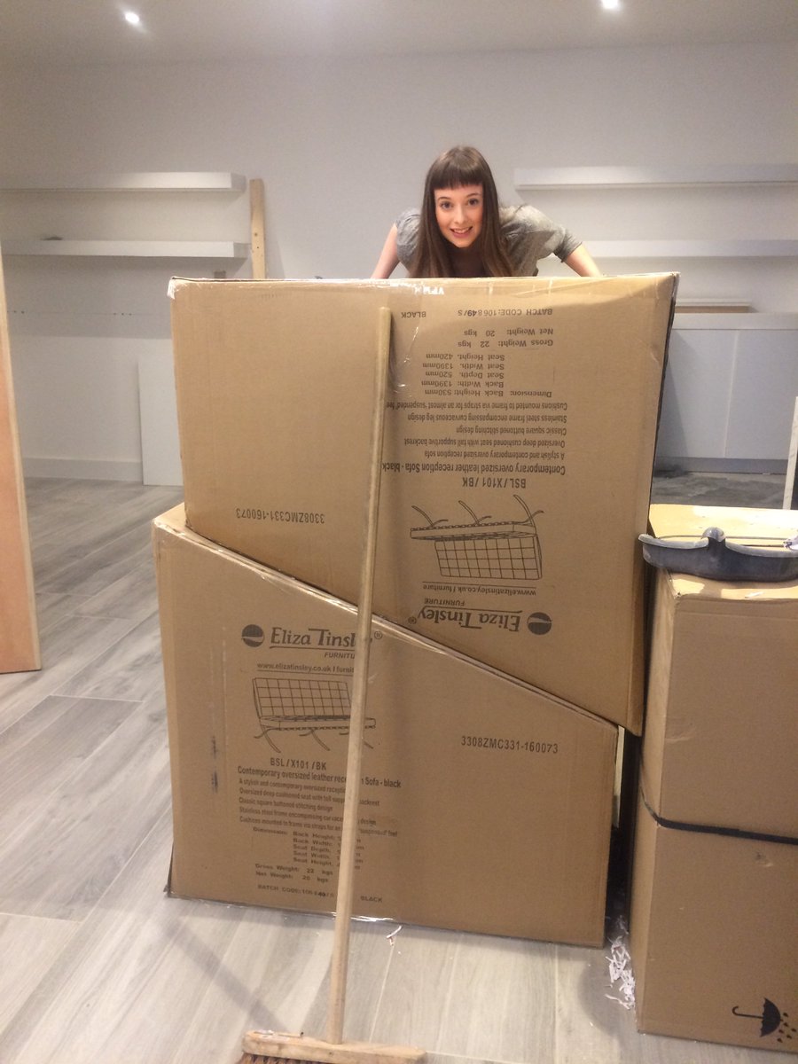 MelissaTimp's tweet photo. Everyone loves a huge package 😜 #delivery #package #massivebox #livingthedream https://t.co/uBOBioNXrx