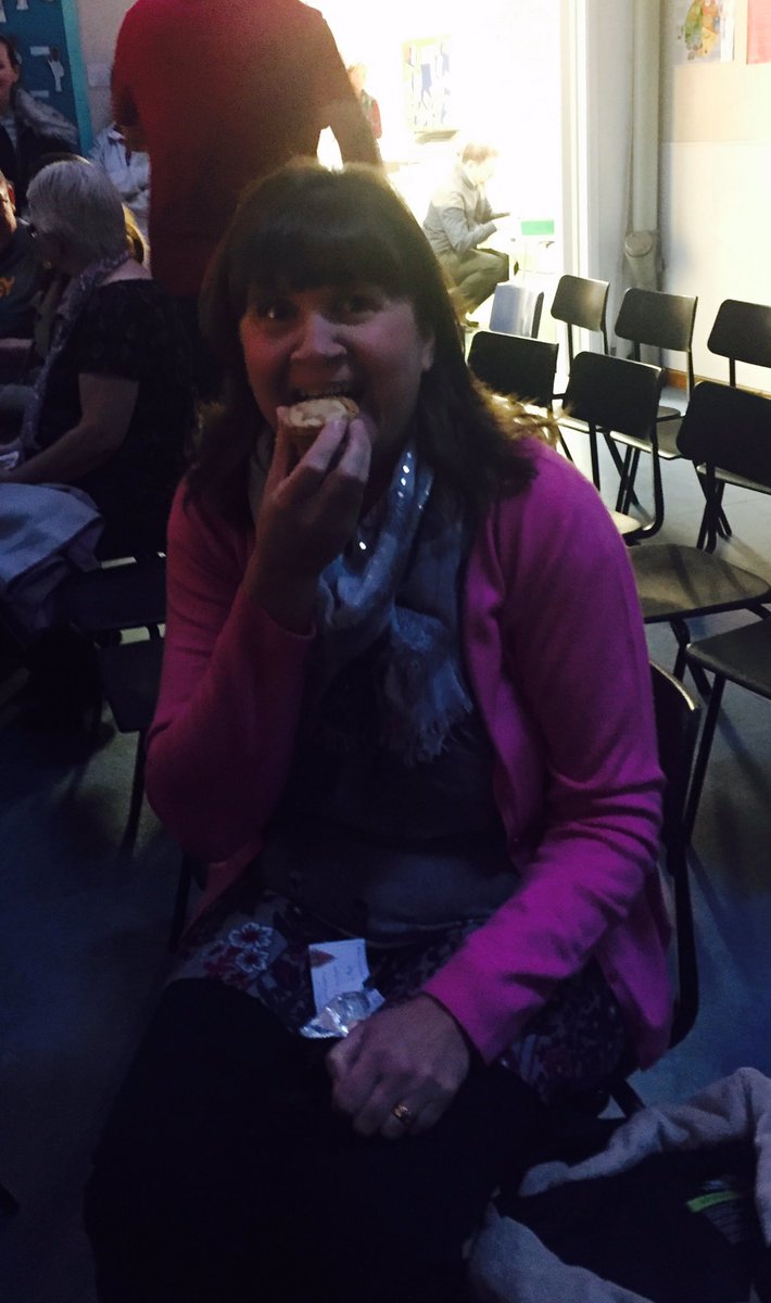 sandyacademy's tweet photo. Mince pies are going down a treat! 😃 https://t.co/alfRSBDKf1