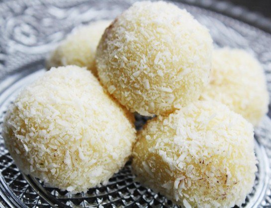 Truffes au chocolat blanc et noix de coco recette-de-chef.fr/recette/truffe…