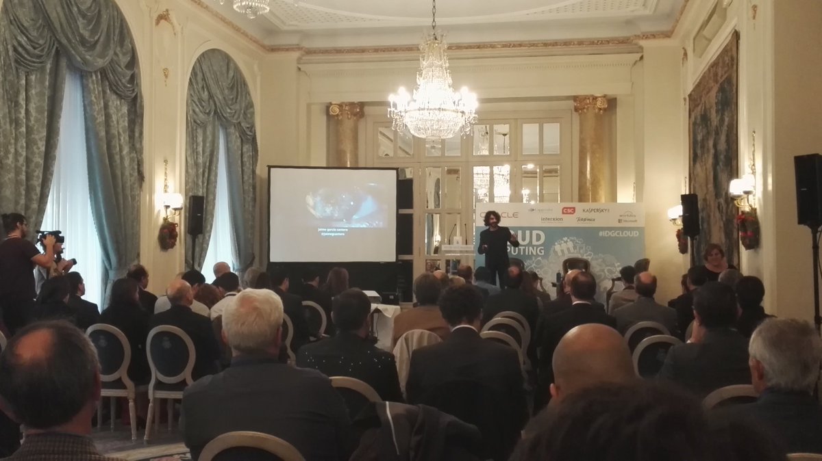 taxplicar's tweet photo. Comenzando con @rafamoleroc en el #IDGCLOUD ,abren @mjmarzal y @jaimegcantero @AunCLICdelasTIC https://t.co/5utzuKJIQ0