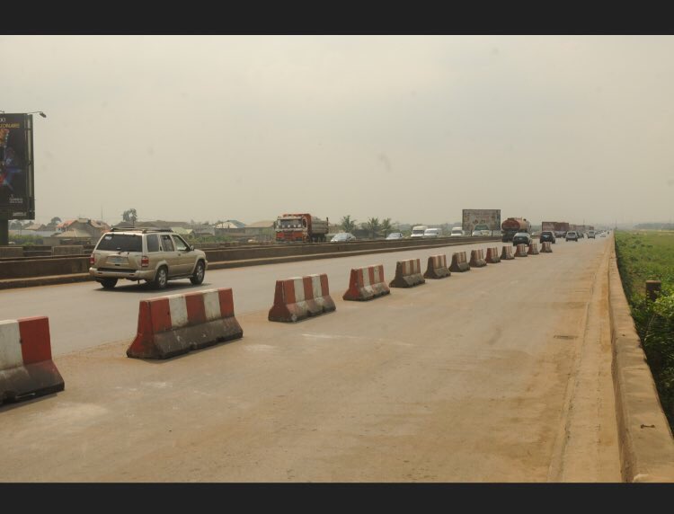 tundefashola's tweet photo. I commend Julius Berger for completing the repairs ahead of deadline and salute the resilience of road users for their patience so far. https://t.co/FrJZwU5UlN