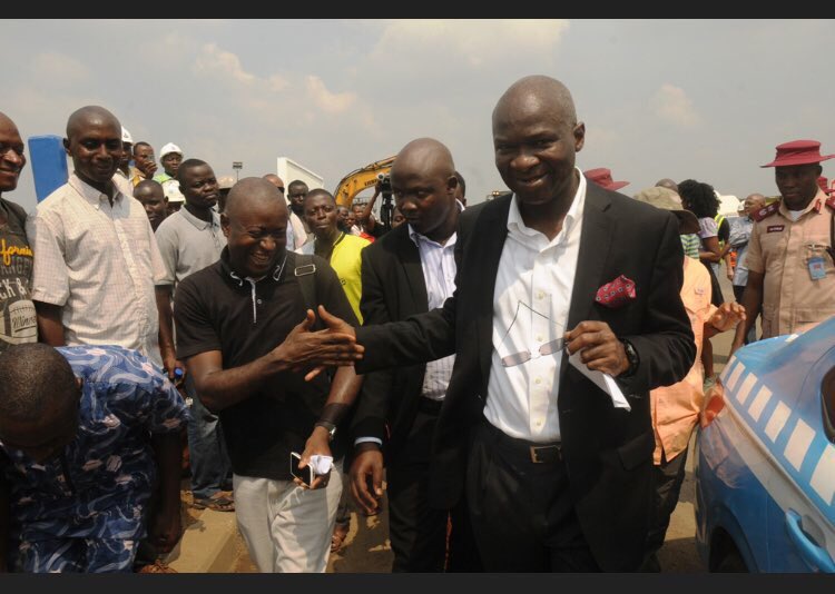tundefashola's tweet photo. I commend Julius Berger for completing the repairs ahead of deadline and salute the resilience of road users for their patience so far. https://t.co/FrJZwU5UlN