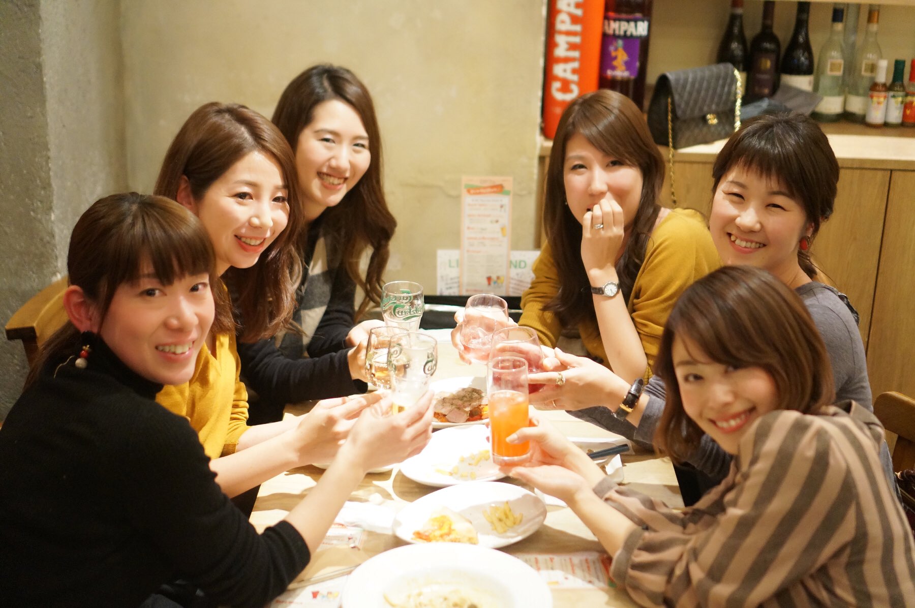千裕 Chihiro Yoshinaka ミーティング前に一杯 飲んだ方がいいアイデア浮かぶみたい 笑 淡麗女子会 起業女子会 女性起業家 イタリアン 乾杯 忘年会 望年会 パーティー 女子会 飲み会 仕事中 ビール バッグ シャネル Chanel マトラッセ
