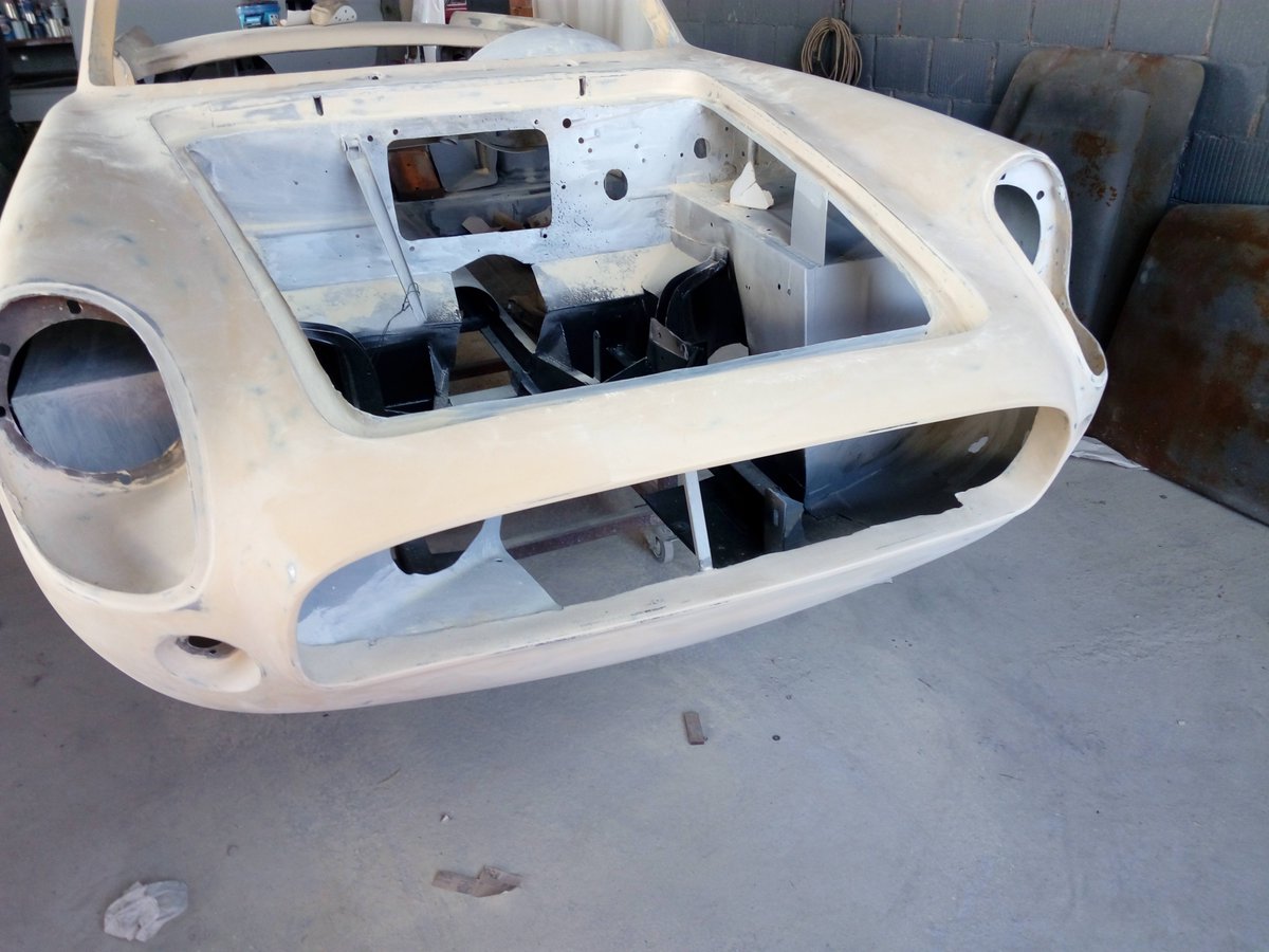 adc_classics's tweet photo. I kinda loooove how this one takes form... 1955 Moretti 750 Spider #adc_classics #classiccar #restoration #project #Moretti #Spider https://t.co/SbtEDJowEe