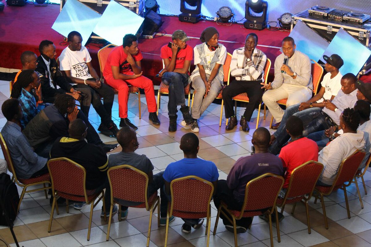 GiftedDjs's tweet photo. Celebrated DJ @coderedstylez sharing his wisdom with the #GiftedDjs at the #GiftedDjsSemiFinals https://t.co/KKU0R38AsP