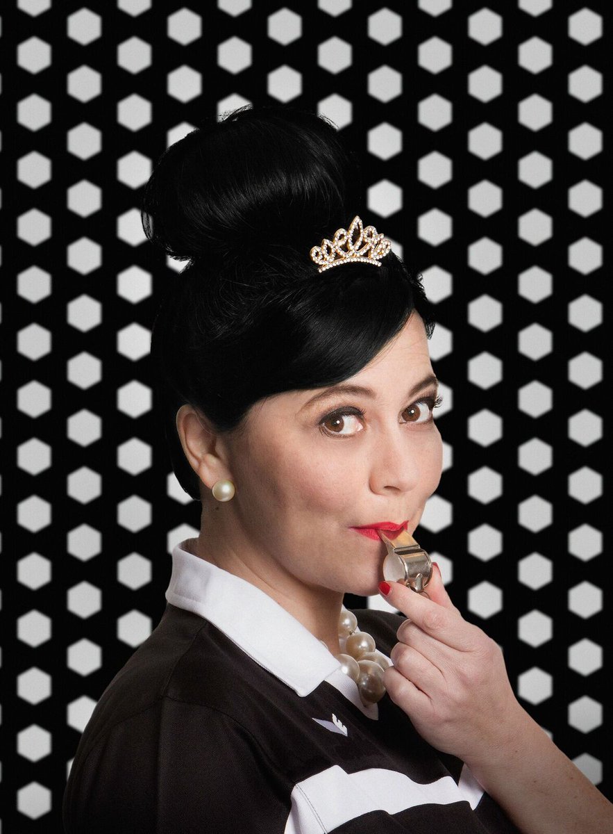 @EllenDikker do 15 dec Cabaret #Buitenspel <a href="/desteenakker/">TheaterDeSteenakker</a> #Haps. Tickets: desteenakker.nl. Kom ook genieten, de kachel brandt!