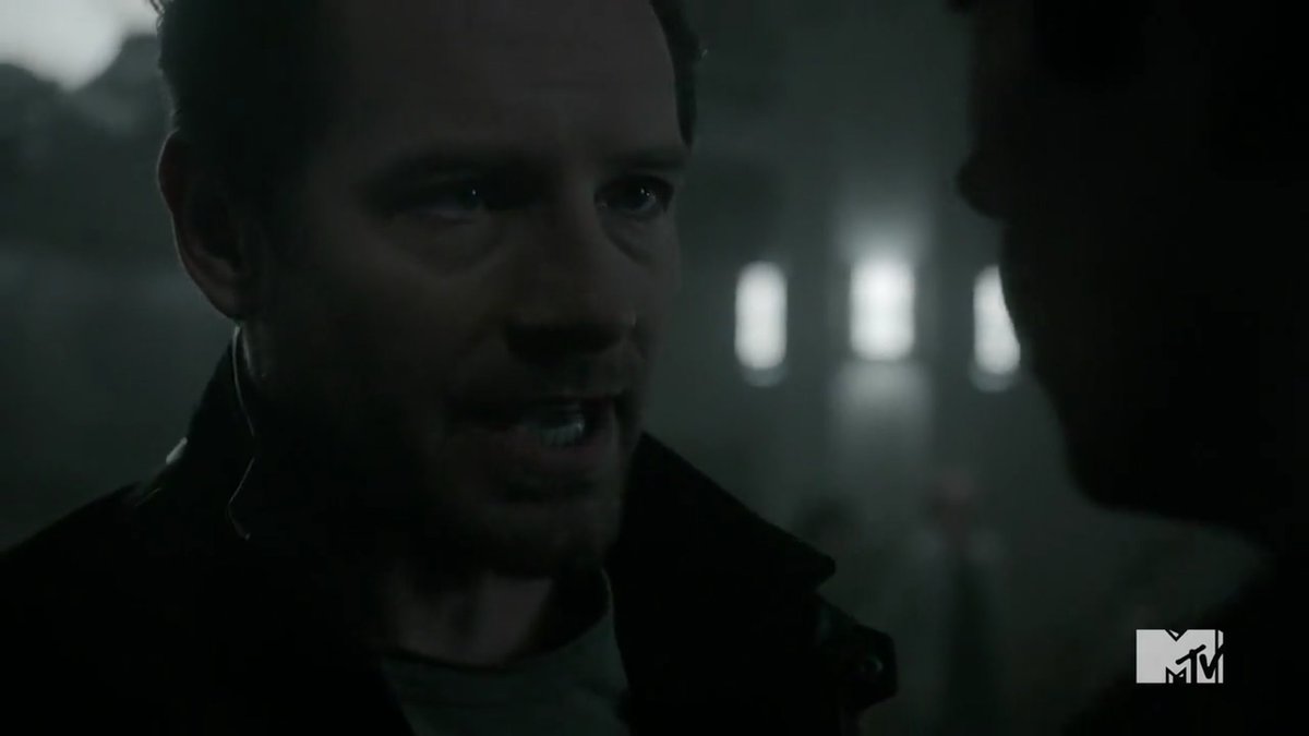 LOVATO_C_MARSA's tweet image. ПИТЕР:
- ЭТО, КОНЕЧНО, ЖЕ ТЫ...СТАЙЛЗ.

#TeenWolf 
#ForeverStiles