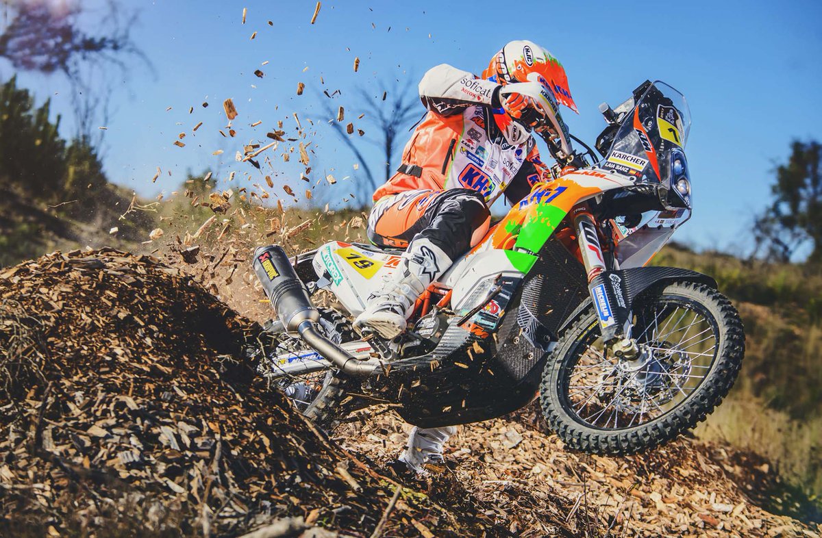 super7moto's tweet image. Laia Sanz presentó el proyecto con el que afronta su 7º #Dakar con las máximas aspiraciones #Dakar2017 @LaiaSanz_ super7moto.com/directorio/ind…