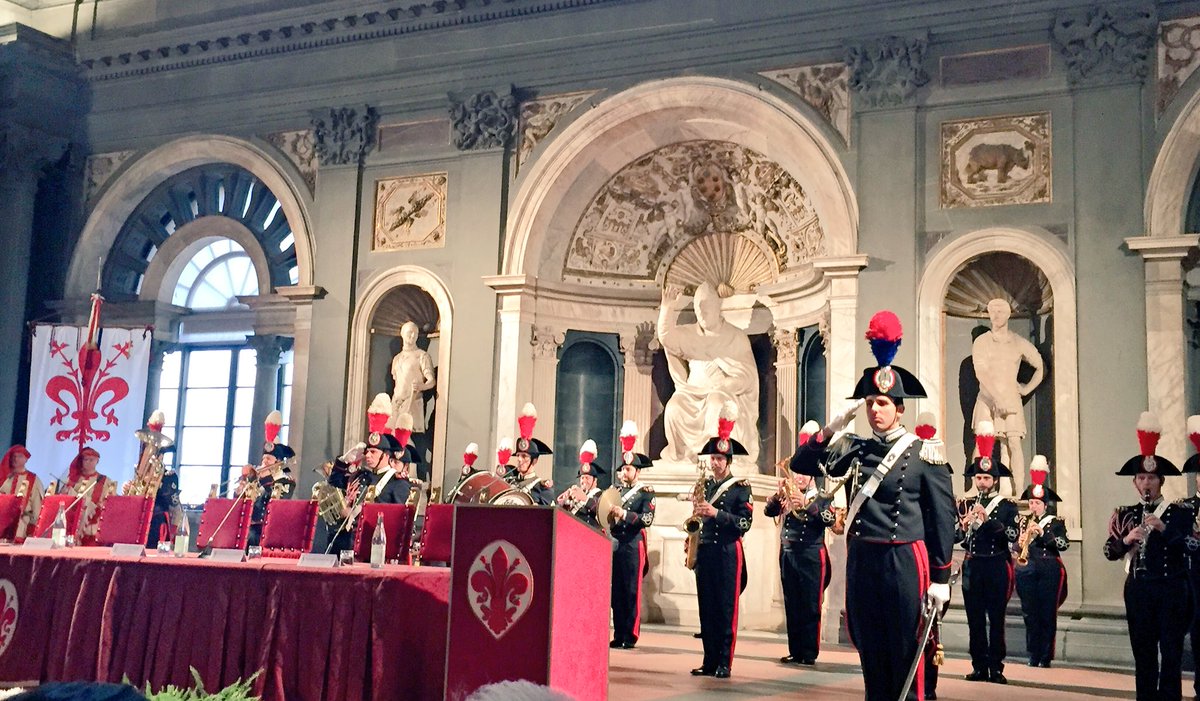 DarioNardella's tweet photo. Buon anno accademico agli allievi della scuola Marescialli e Brigadieri dei Carabinieri! Grazie per il vostro coraggio e il vostro impegno https://t.co/VYimhNIBKe