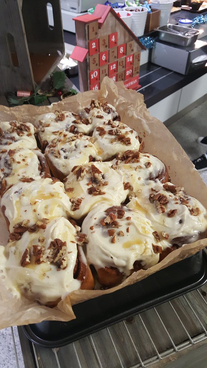ken__moodie's tweet image. Maple &amp;amp; Pecan Cinnamon Rolls went down a storm today! #brilliantbread #newskills #welovethisbusiness @Bschefacademy @BaxterStorey @5cottyDD