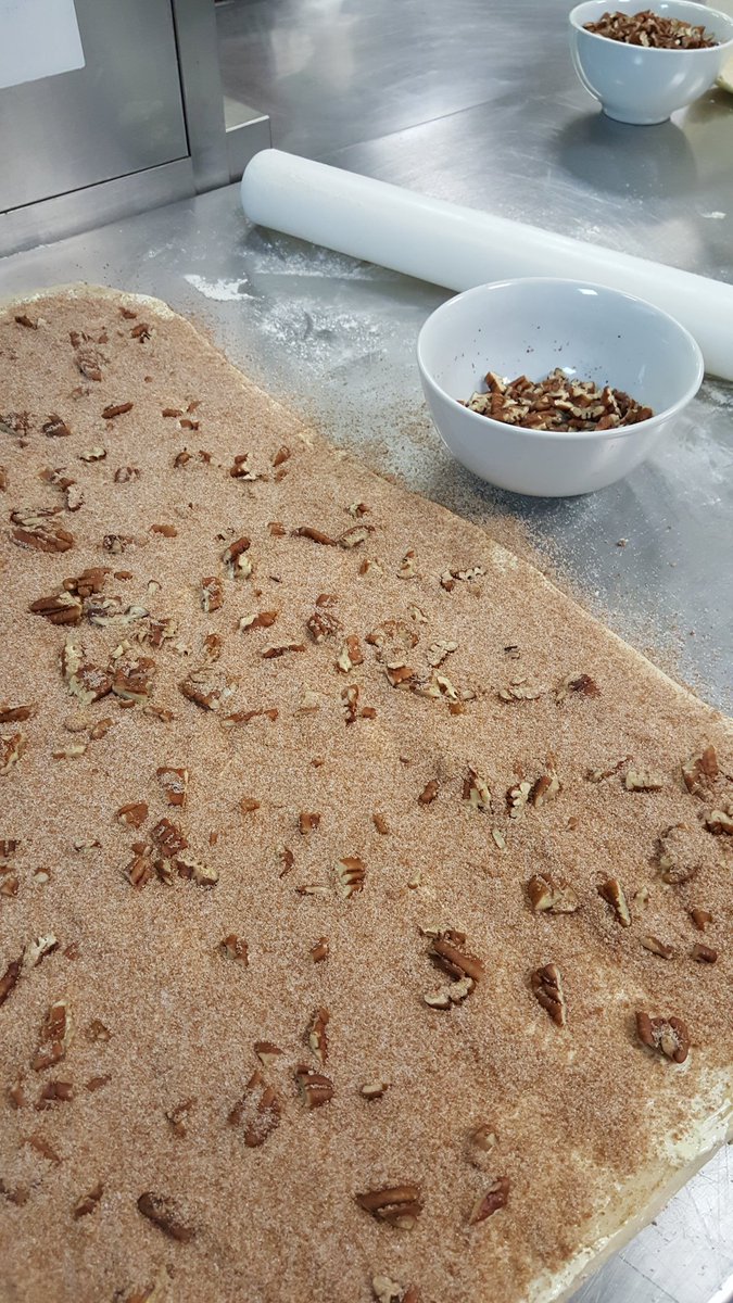 ken__moodie's tweet image. Maple &amp;amp; Pecan Cinnamon Rolls went down a storm today! #brilliantbread #newskills #welovethisbusiness @Bschefacademy @BaxterStorey @5cottyDD