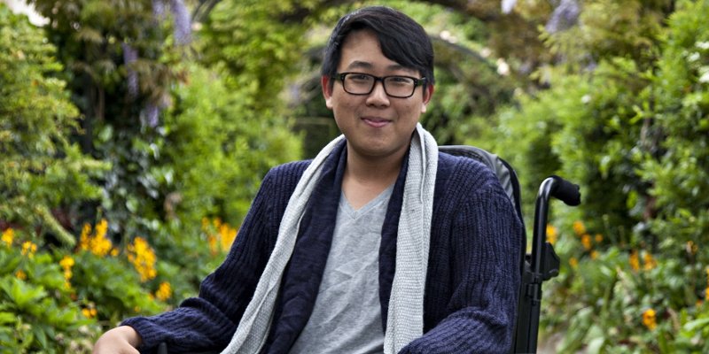 MDUK_News's tweet image. Our thanks to @SMASupportUK who have produced factsheets on SMA types 1-4. James has his copy, get yours here qoo.ly/crj78