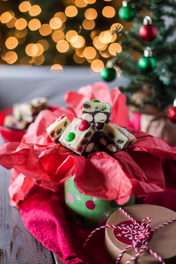 crumbykitchen's tweet photo. Triple Chocolate M&M Peppermint Bark Fudge is a perfect gift for sweets lovers! AD @Walmart #MilkDrive #BakeInTheFun https://t.co/94QEILAsqm https://t.co/9sVjAGo9vj