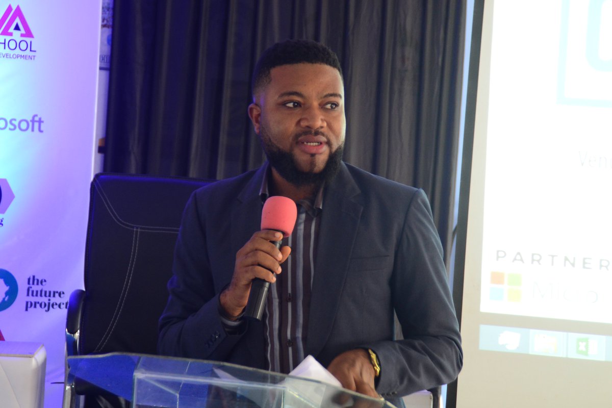 Afterschool_Dev's tweet photo. Meet one of our moderators, Mr Emmanuel Etim @biigmanie at the #Codecalabar conference yesterday. https://t.co/F4BTf93olZ