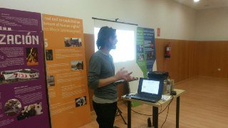 Nuestro compa <a href="/israelkp/">israel sanchez</a> en una formación sobre #MonedasLocales organizada por @Asamblea_ACPP