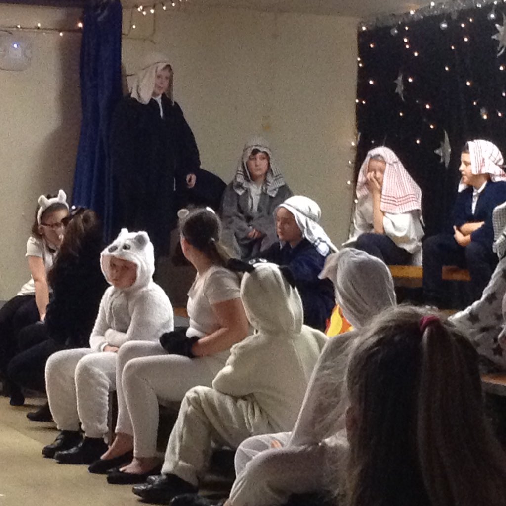 DPSMiddle's tweet photo. Dress rehearsal this morning. First performance this afternoon! #Breakaleg! https://t.co/SOS0c80hld