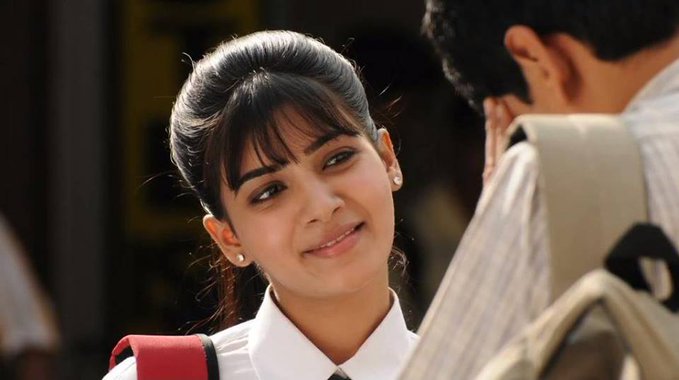 JeenuSamDarling's tweet image. #School time 😍   my fvrt forever #4yearsofnithyaism 
@Samanthaprabhu2