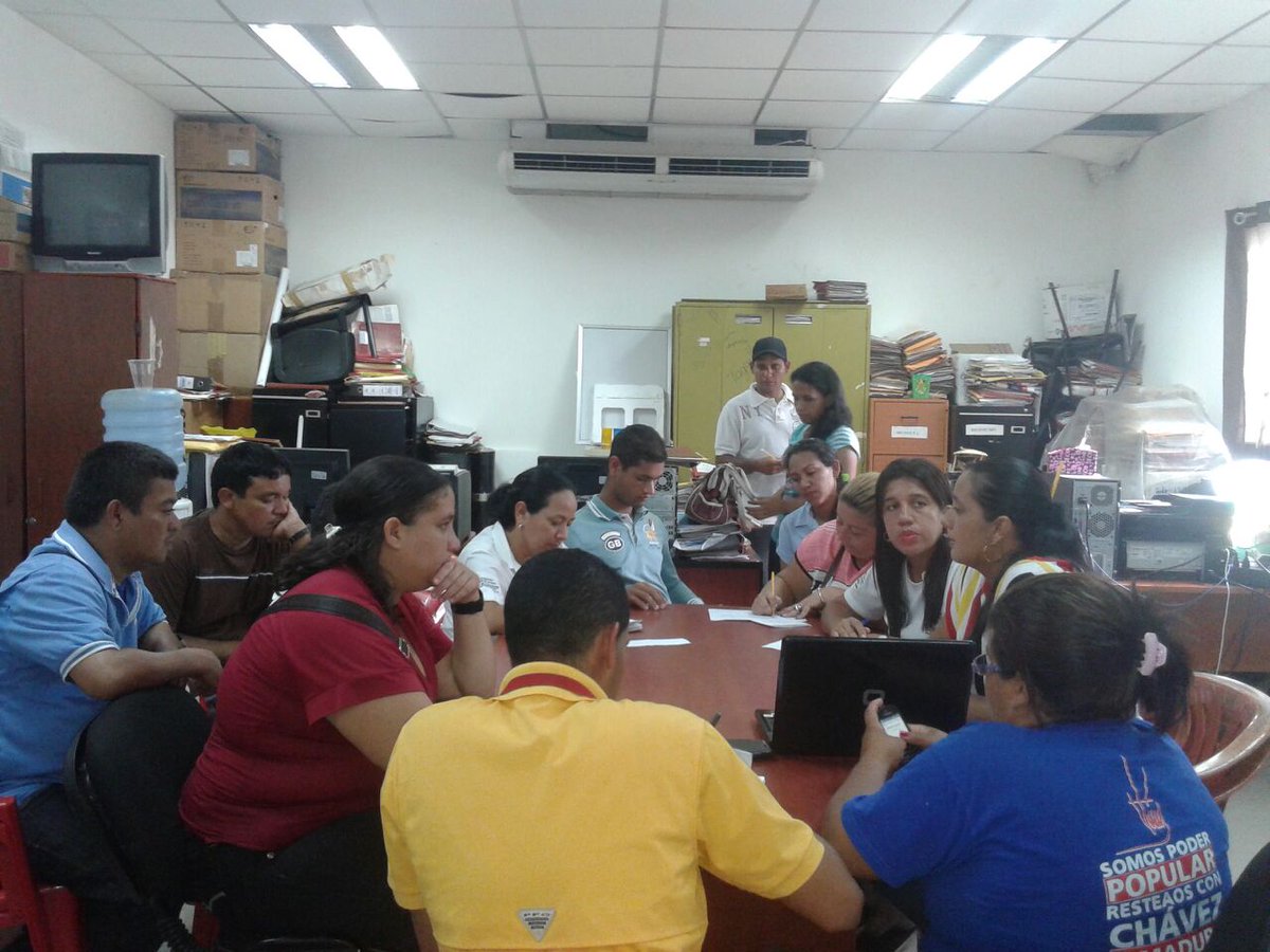 MpComunasDelta's tweet photo. Formación de servidores del @MpComunasDelta tema importancia de la Comuna en la transformación del Estado https://t.co/GmRfF3Gt9N