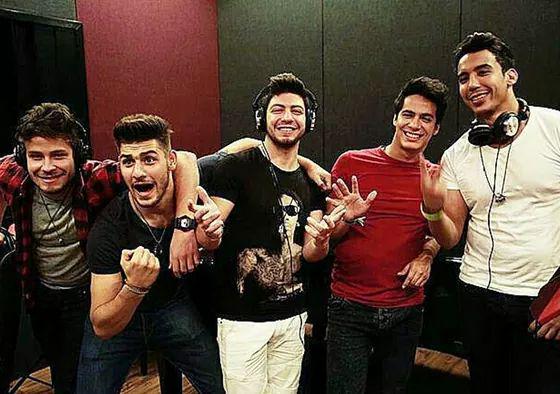 03Mou03's tweet photo. #SupportTheFiveForEver ♥@The5official https://t.co/wBN7OQb5oQ