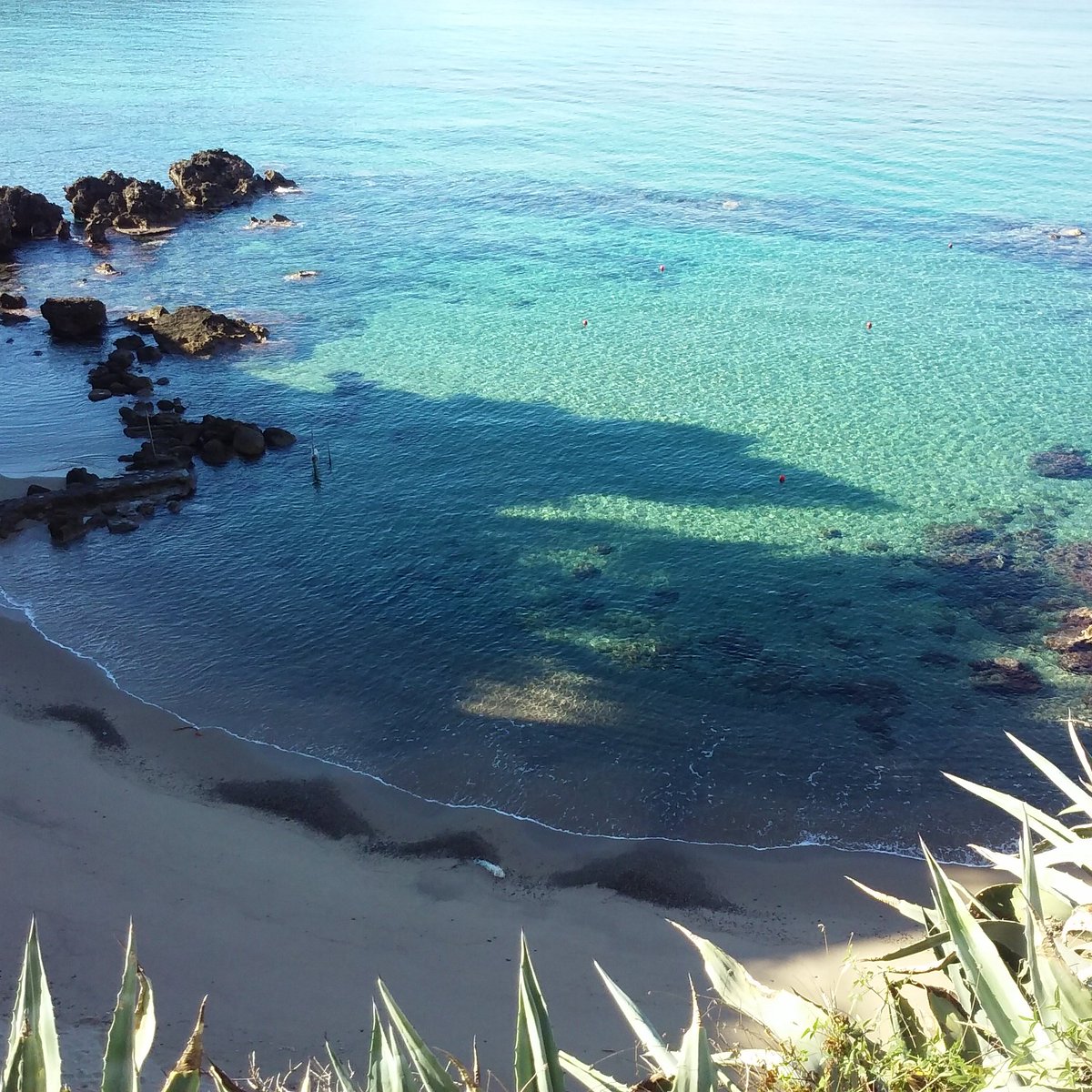 shivap86's tweet photo. #spiaggia #ficocella a #Palinuro #Cilento..il #mare mi regala #pace e #momenti per #riflettere #italy #sea #travel https://t.co/EfYjV7OQbW https://t.co/go9d8e7XoV