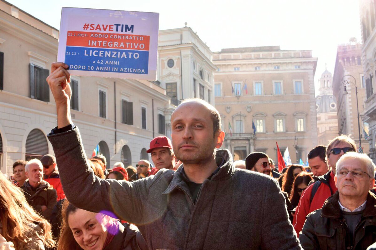 chefinaccia's tweet photo. #TIM LICENZIA.La nuova dittatura #Cattaneo colpisce anche così a #Roma #ScioperoTIM ! Foto simbolo @espressonline @AntonioSciotto1 #SAVETIM https://t.co/KmcOChZA1C