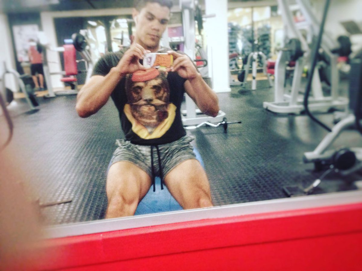 CapeTown_Bru's tweet photo. Build-a-Bear leg workshop #musclemanagement https://t.co/xAs5fuD8Gm