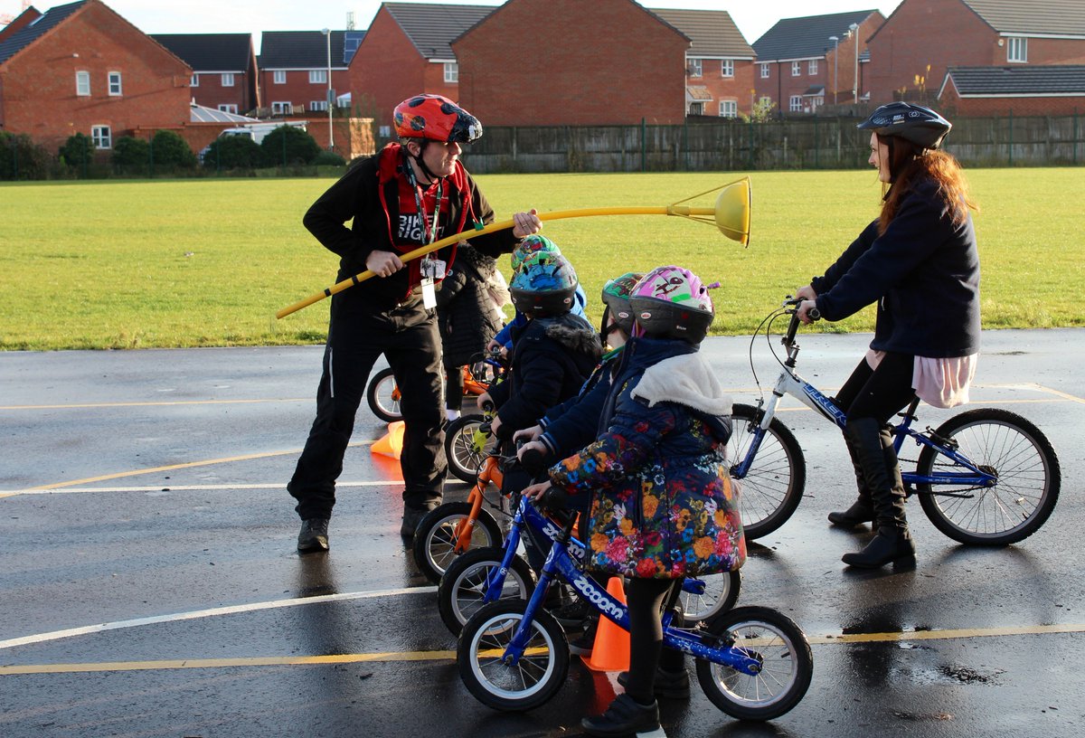 evefrancisholt's tweet photo. Great morning @RushbrookBFET #Manchester #GM with @pushpedalscoot. #everychildcycling Fun, Friendship &amp; Wellbeing. Lots of brilliant riders https://t.co/aRftUiD3Ml
