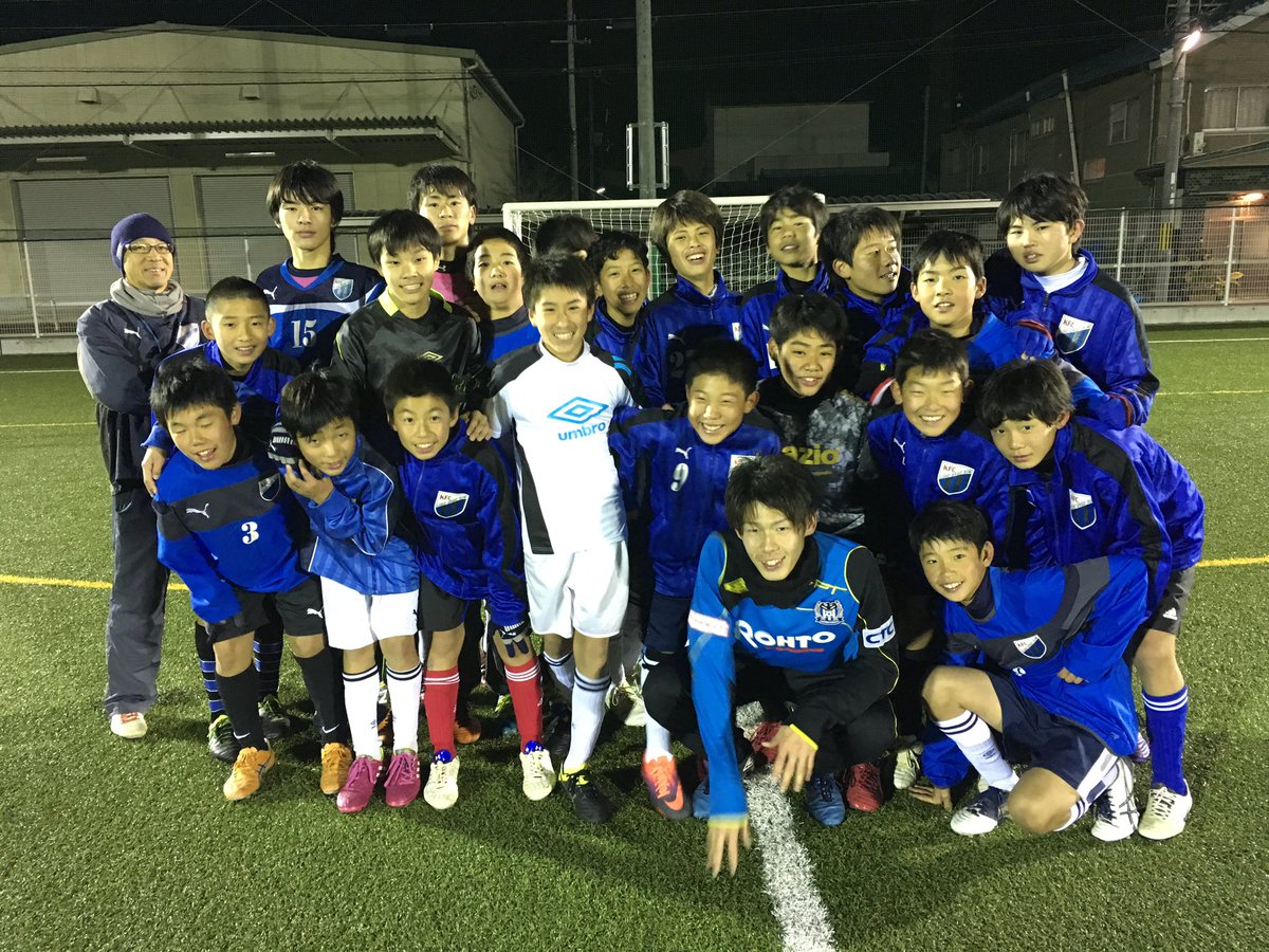 O Xrhsths 渡辺健太 Sto Twitter サッカーというスポーツを教わり 小 中と在籍していた海南fcを訪問してきました 教わったコーチ陣とも5年振りに会ったので凄く懐かしかったです 無邪気にボールを追いかける子供達を見てサッカーを楽しむ事が大事だという事を