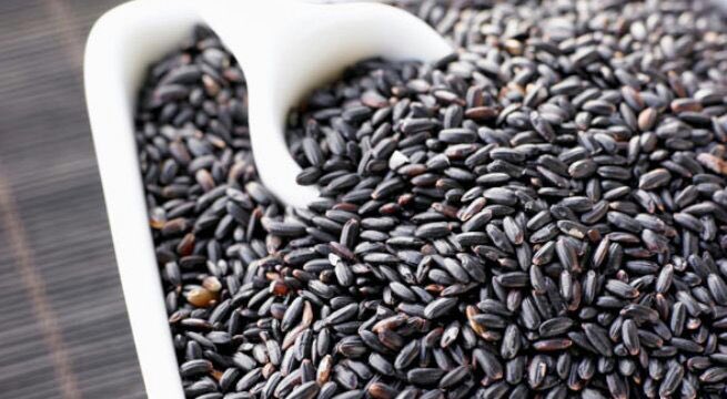 A partir de HOY en Honey, podrás encontrar el arroz más exclusivo. 
El arroz negro, es un grano conocido en China como “el arroz prohibido”