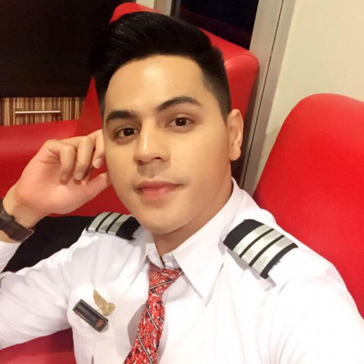 Come join me, or you'll be left behind #BIGOLIVE.  web.live.bigo.sg/2107157957_210…