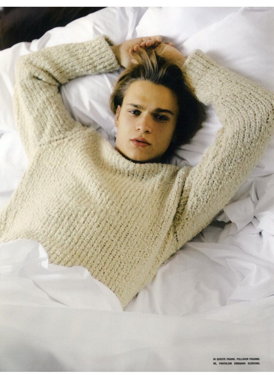 Pashmere's tweet photo. #Pashmere is on #issue n°476 of @L'UOMO VOGUE. Go to page 62 and 63 to admire the #awesome look by @RobertoPatella with #Pashmere #Knitwear. https://t.co/ujlSZvGImP