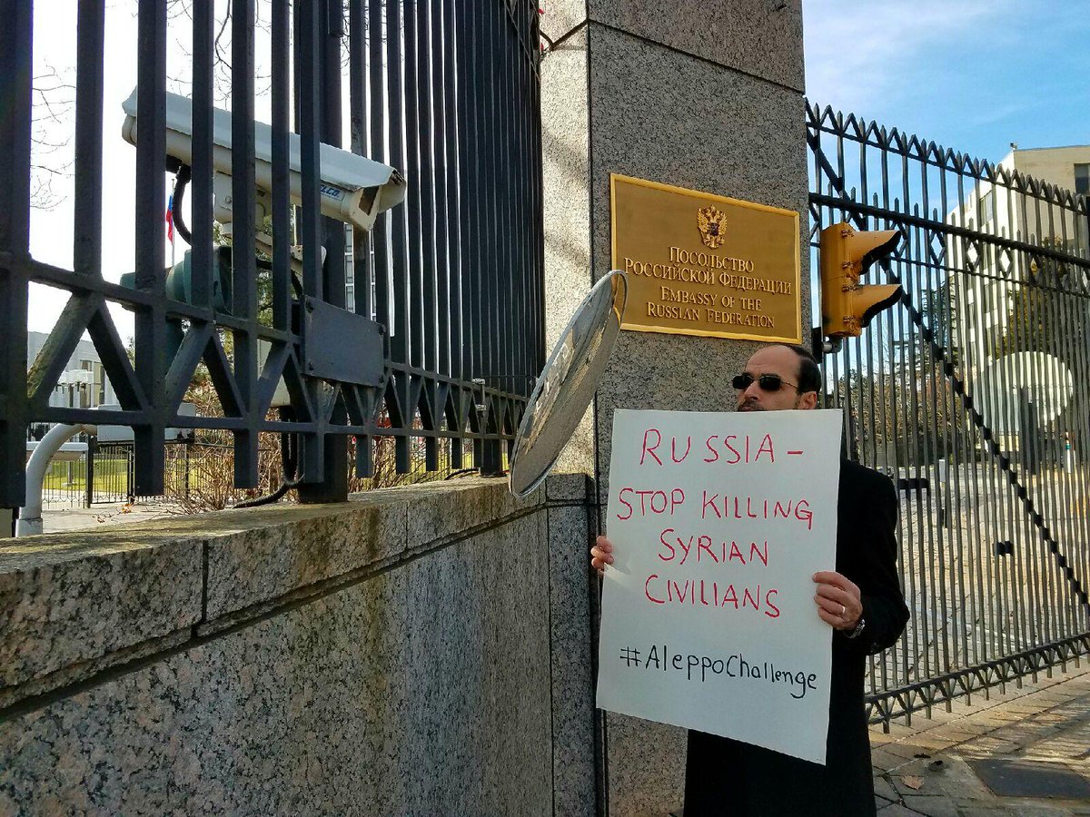 NihadAwad's tweet photo. Protesting the Russian atrocities against the Syrian civilians #AleppoChallenge #Aleppo #FreeSyria https://t.co/wUu3SZREzA