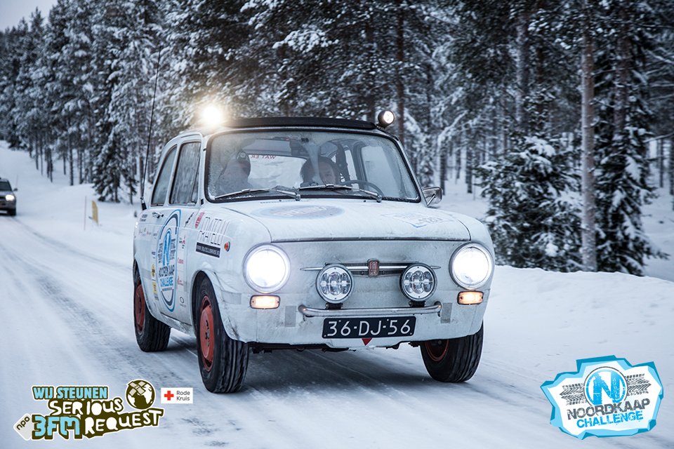We zijn een beetje  van dit autootje gaan houden afgelopen week.. En wat doet ie het leuk in de sneeuw! #NKC16 #SR16 #noordkaapchallenge