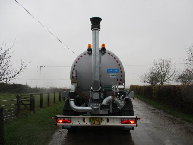 trailertecUK's tweet photo. GFL Dairy's new D-TEC tank trailer. Great for moving digestate but also feeding AD plants too #dtec #trailertec #gfl #anaerobicdigestion https://t.co/Vay20YGfhu