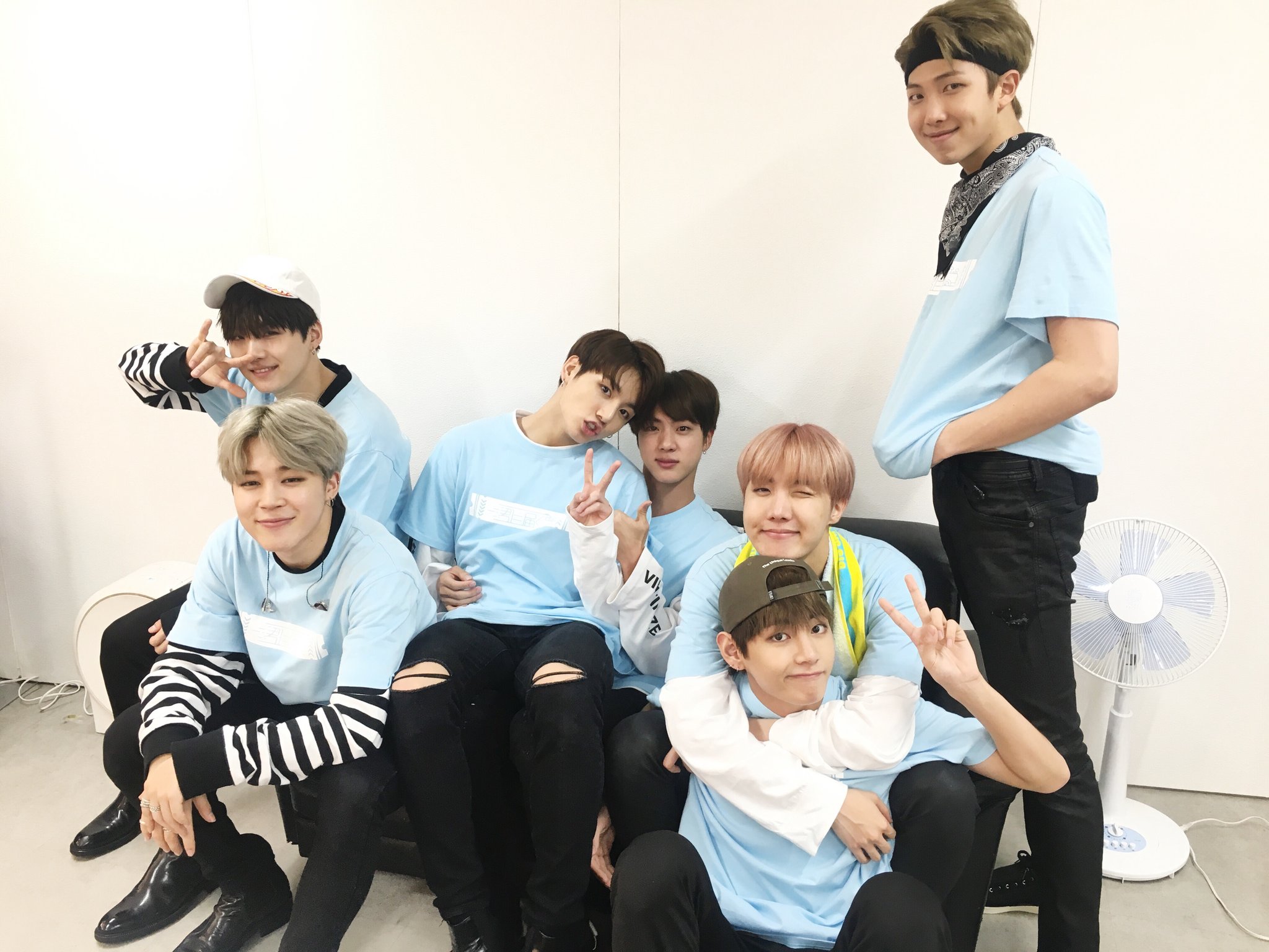 Twitter/Trans] BTS JAPAN OFFICIAL [161214] |