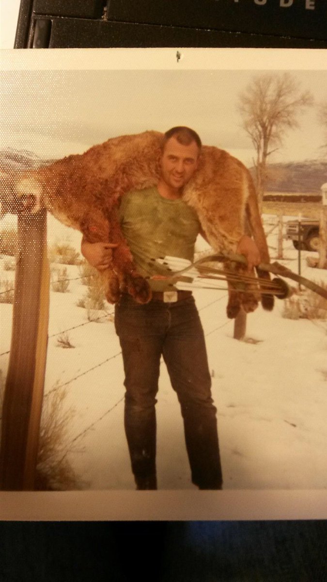 ExtremeHuntres1's tweet photo. A True houndsman! Miss you Fred!  #lionhounds #SunCOutfitters https://t.co/11hmKqKh4Q