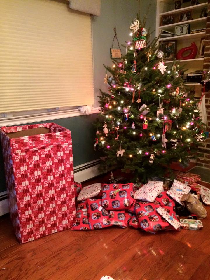 CESMainLine's tweet photo. Christmas morning wrapping paper mess? Wrap a large box & place by your tree..easy trash receptacle that isn't an eye sore #MainLineHoliday https://t.co/tWcnErFVyd
