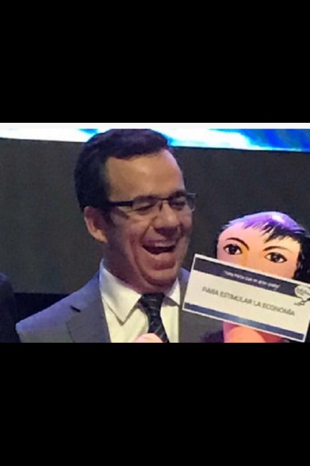 SpaParty2's tweet photo. Fantuzzi devuélvenos a la esposa de Tony! https://t.co/HCbLtiYiVm