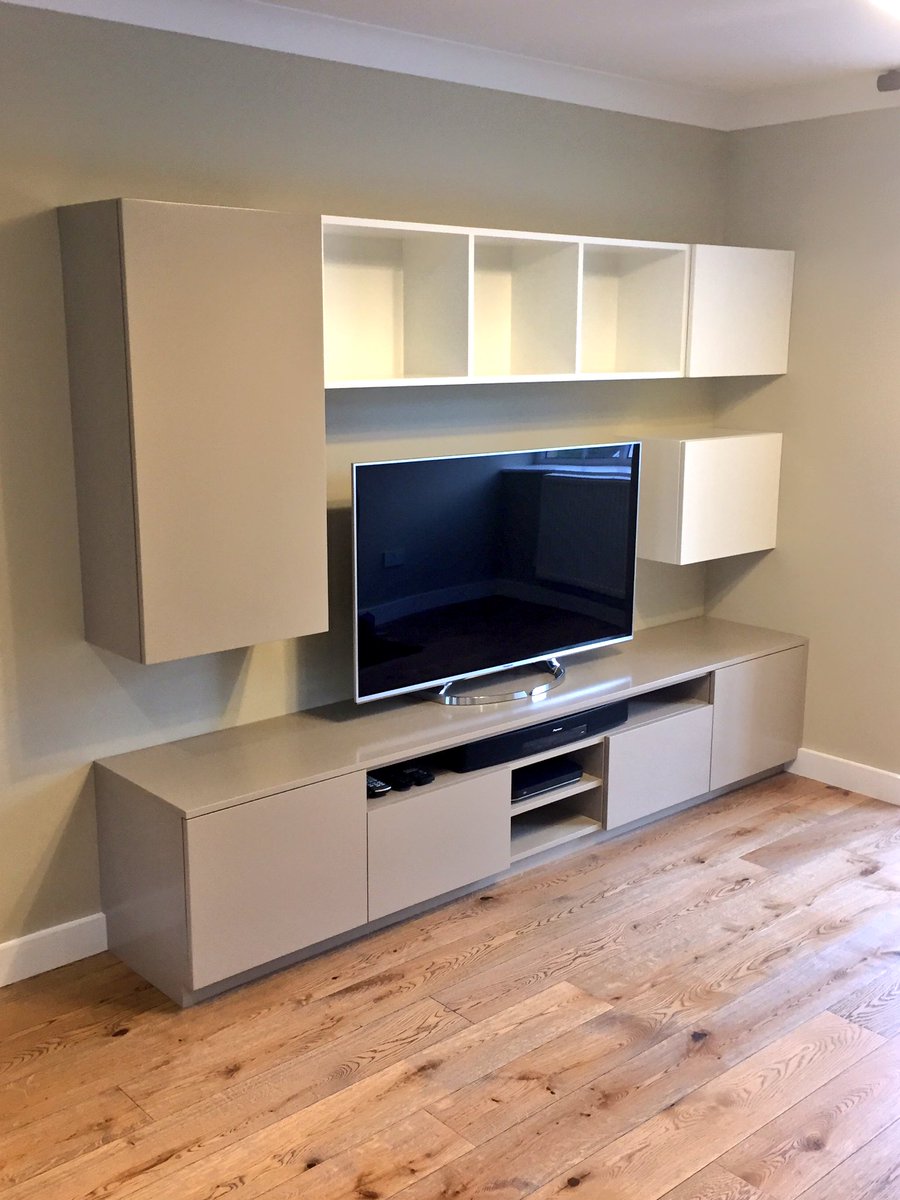 3bellfurniture's tweet image. This morning @chrisrberry84 and myself fitted this modern piece of furniture which was designed by @swankinteriors_ and made by us #bespoke